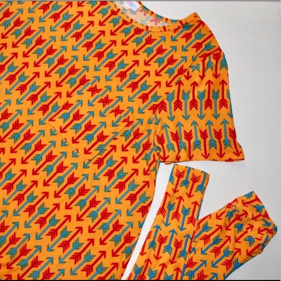 LulaRoe Mommy & Me Set Carly & Leggings - Picture 1 of 2